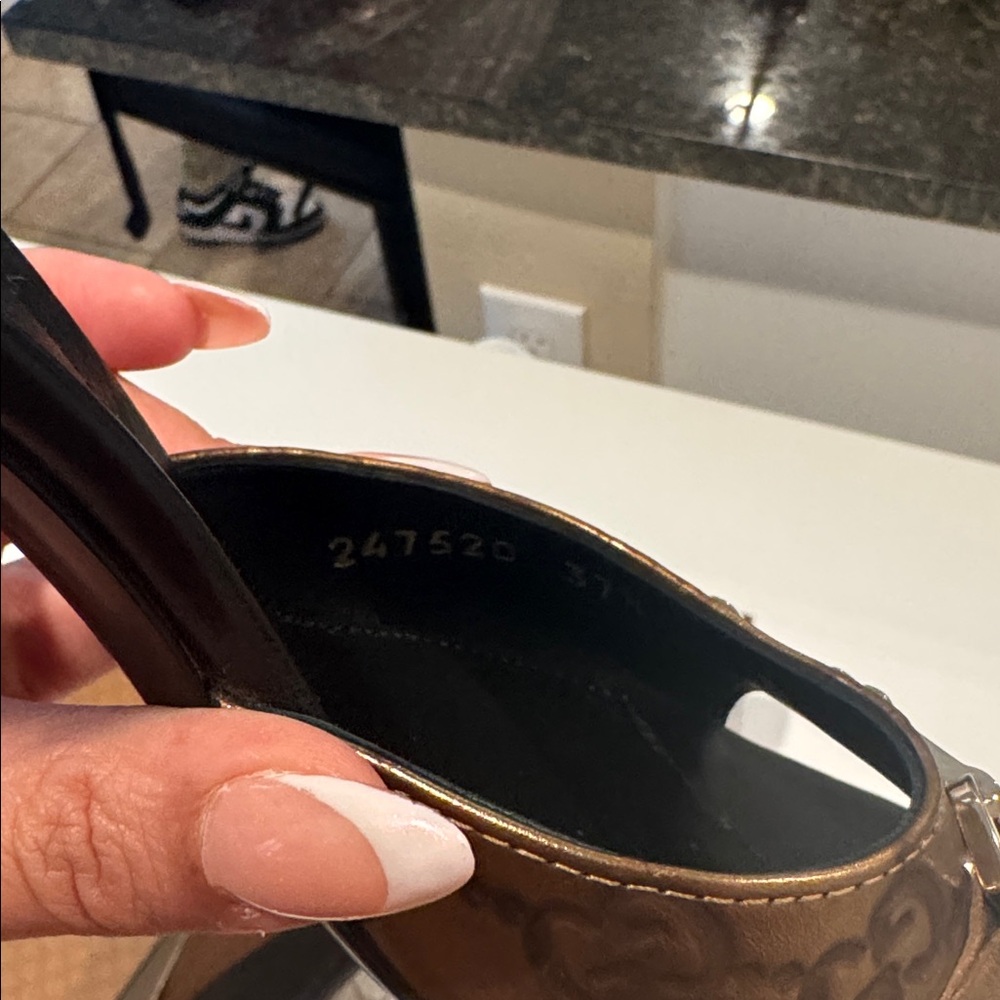 Gucci Black and Brown Heels - Picture 4 of 4